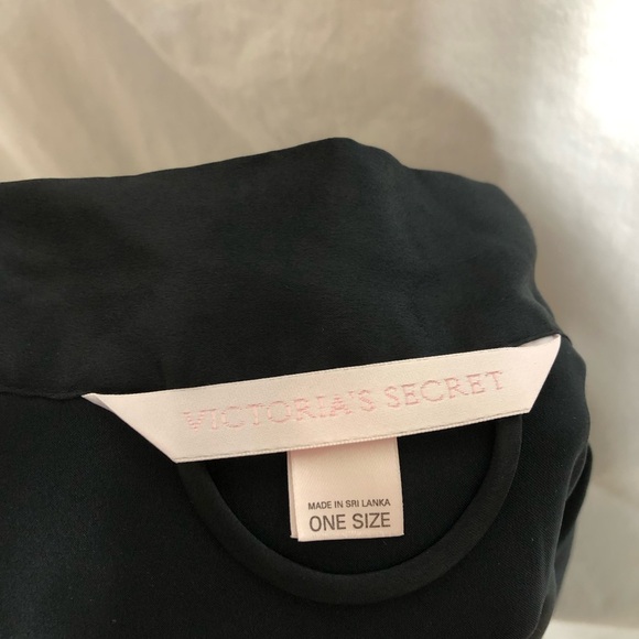 Vintage Victoria’s Secret Robe - Picture 5 of 5